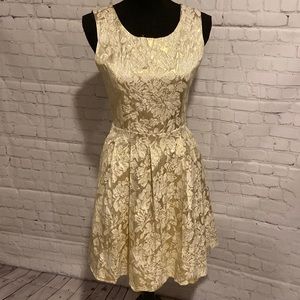 Party Dress in shimmery Gold and Cream with side pockets. Backless. Sz Med. EUC
